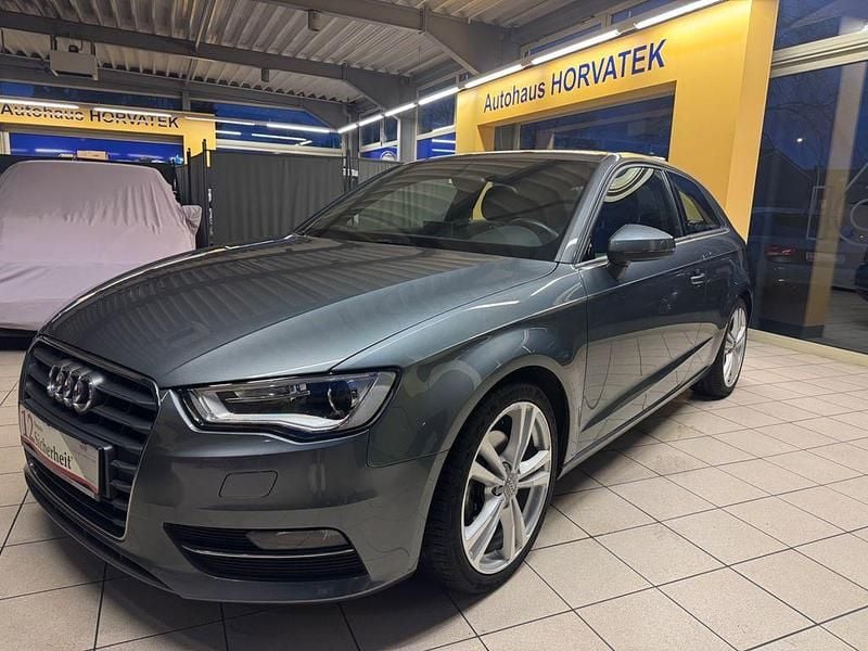 Grau Gebraucht 2014 Audi A3 S-Line Limousine | 13.500 € (Guter Preis) - Bild 1/4