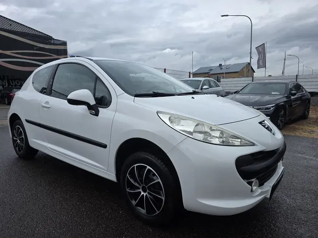 Gebraucht Peugeot 207 Urban Move 73 PS (53 kW) 2009 Blanc banquise Kleinwagen