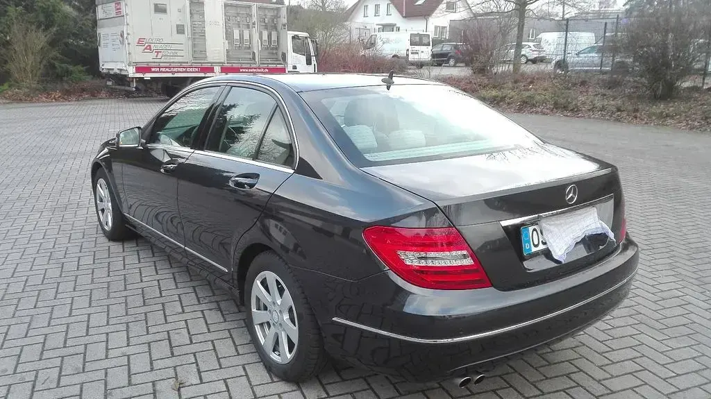 Gebraucht Mercedes C180 Avantgarde 156 PS (114 kW) 2013 Schwarz Limousine