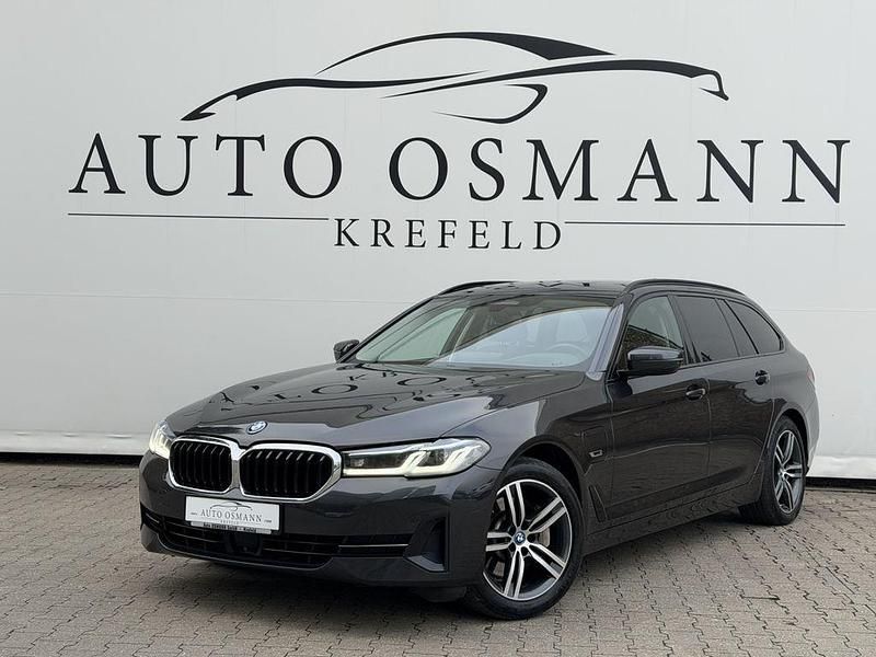 Gebraucht BMW 530e Shadowline 292 PS (214 kW) 2023 Sophistograu brillanteffekt me Kombi