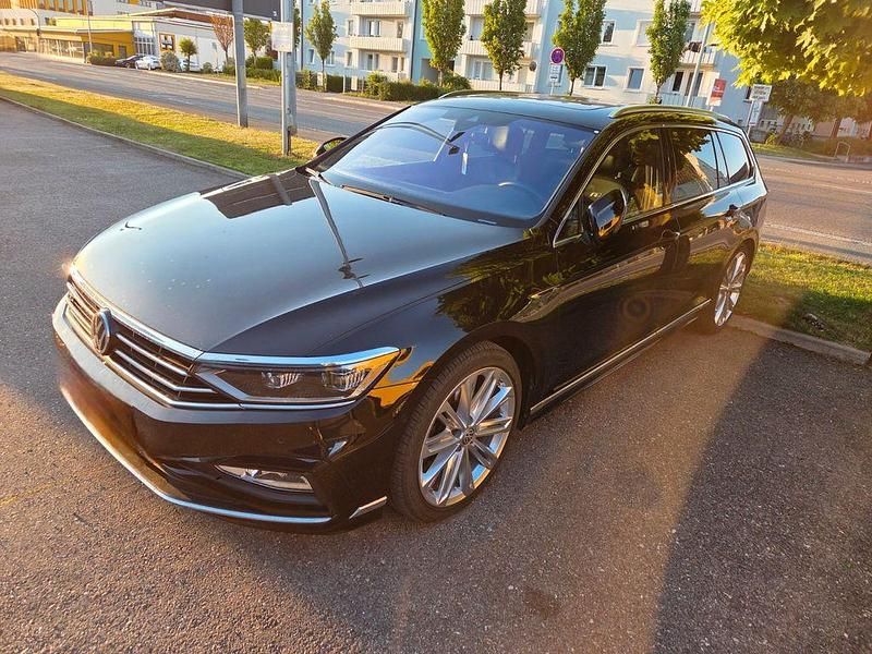 Schwarz Gebraucht 2020 VW Passat Kombi | 28.950 € (Fairer Preis) - Bild 1/4
