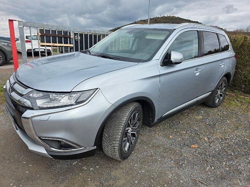 Gebraucht Mitsubishi Outlander Top 150 PS (110 kW) 2016 Silber SUV