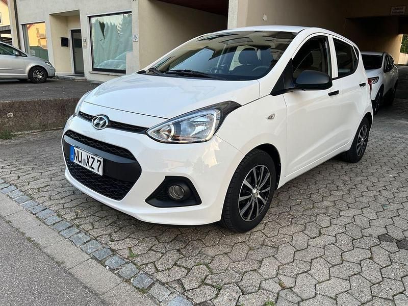 Weiß Gebraucht 2014 Hyundai i10 Classic Kleinwagen | 5.490 € (Guter Preis) - Bild 1/4