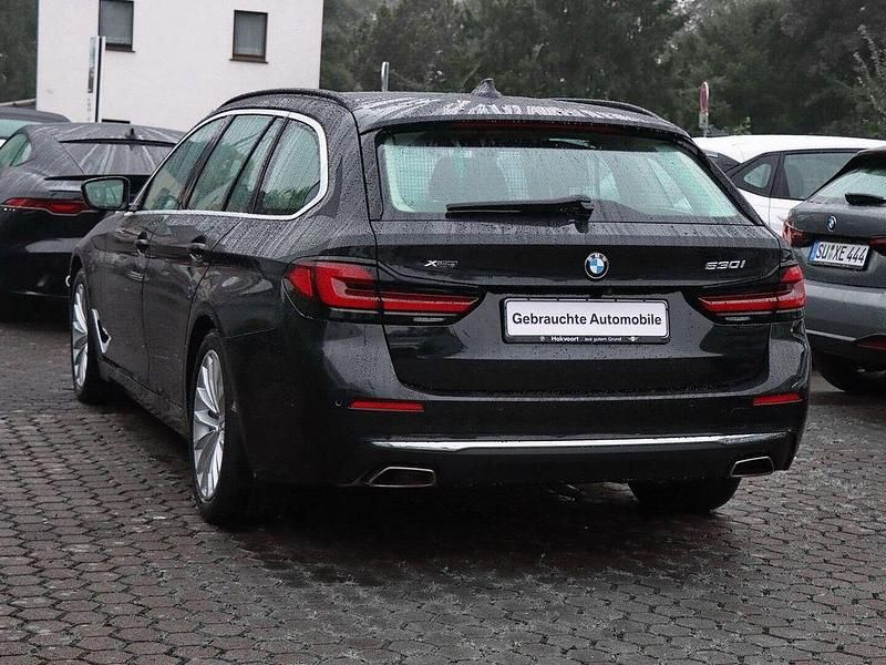 Gebraucht BMW 530 Luxury Line 252 PS (185 kW) 2022 Black sapphire Kombi
