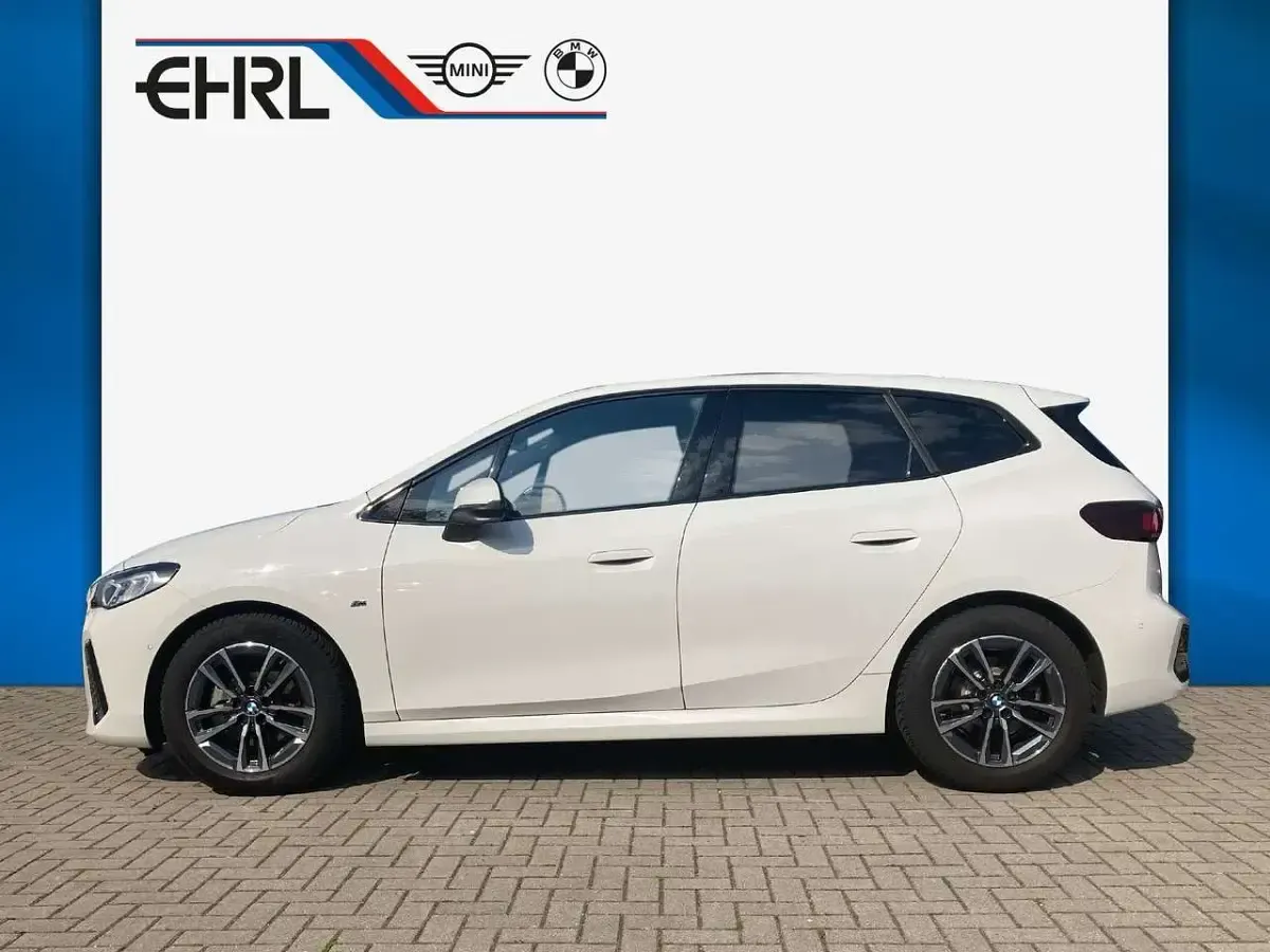 Gebraucht BMW 220 Active Tourer M Sport 170 PS (125 kW) 2023 Weiß Van / Kleinbus