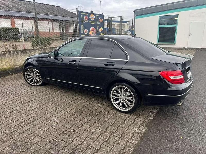 Gebraucht Mercedes C220 Avantgarde Edition 170 PS (125 kW) 2013 Schwarz Limousine