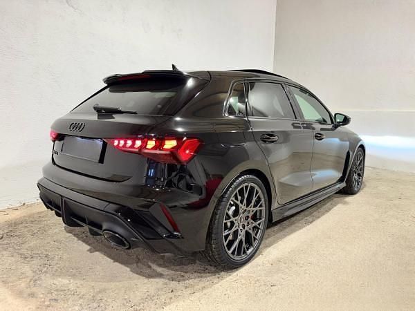 Neu Audi RS3 Sportback Comfort 400 PS (294 kW) 2025 Schwarz (mythosschwarz metallic) Kleinwagen