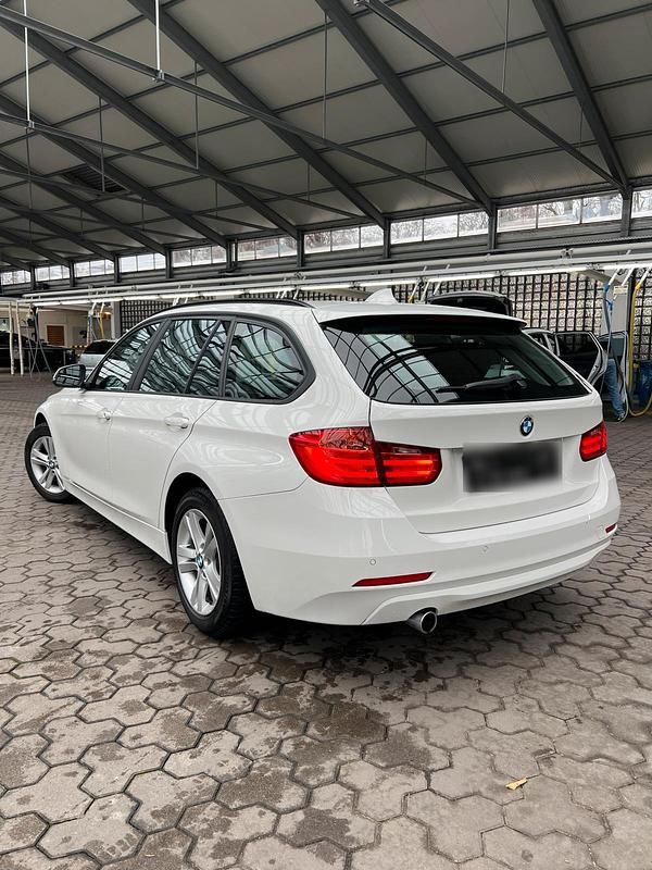 Gebraucht BMW 316 115 PS (84 kW) 2015 Weiß Kombi
