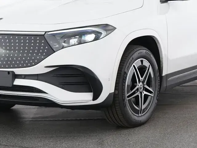 Gebraucht Mercedes EQA300 AMG line 167 kW (228 PS) 2024 Polarweiß uni SUV