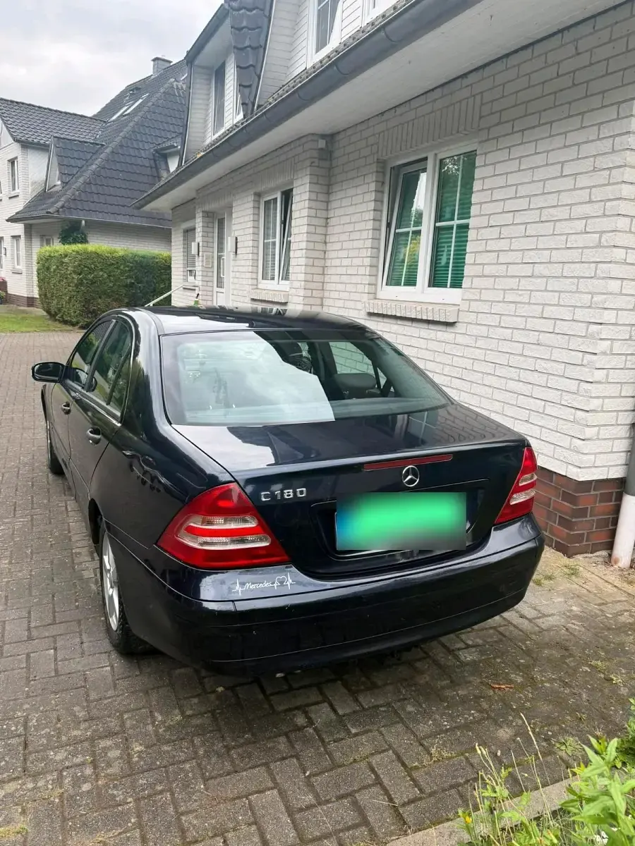 Gebraucht Mercedes C180 2026 Schwarz Kleinwagen