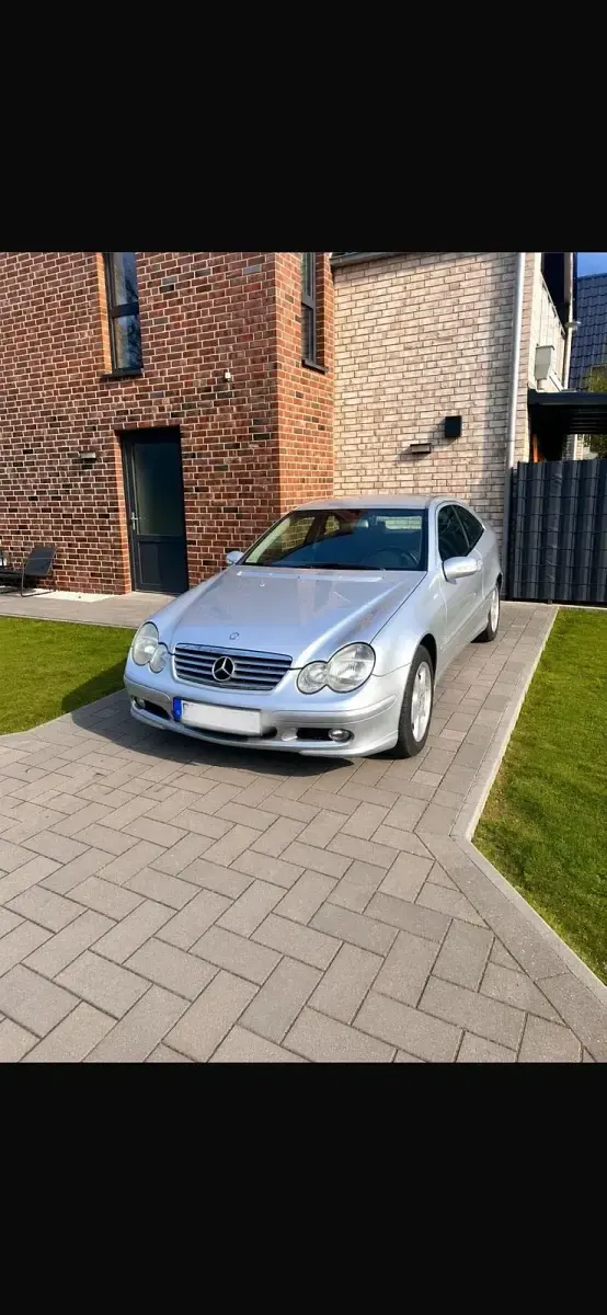 Gebraucht Mercedes C180 143 PS (105 kW) 2002 Silber Coupé
