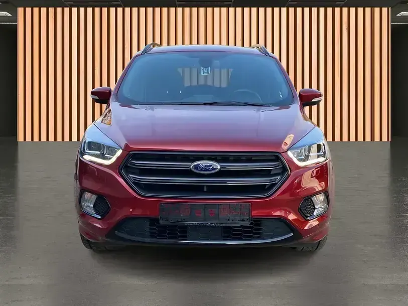 Używany Ford Kuga ST-Line 150 KM (110 kW) 2019 Czerwony SUV
