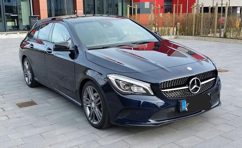Blau Gebraucht 2016 Mercedes CLA200 Shooting Brake Kombi | 16.490 € (Etwas zu teuer) - Bild 1/4