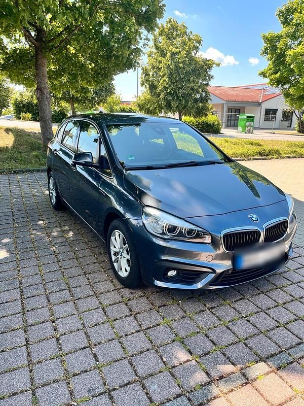 Grau Gebraucht 2014 BMW 218 Active Tourer Van / Kleinbus | 11.500 € - Bild 1/4