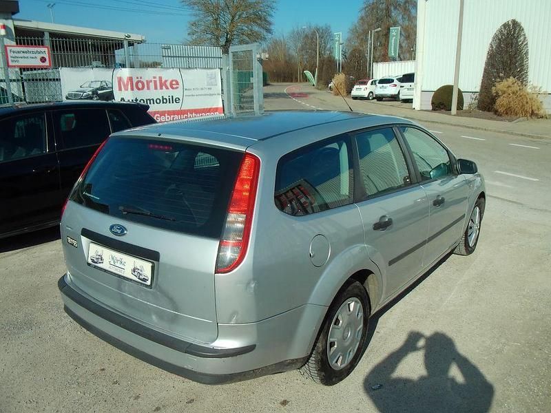 Occasion Ford Focus Trend 101 ch (74 kW) 2006 Argent Berline
