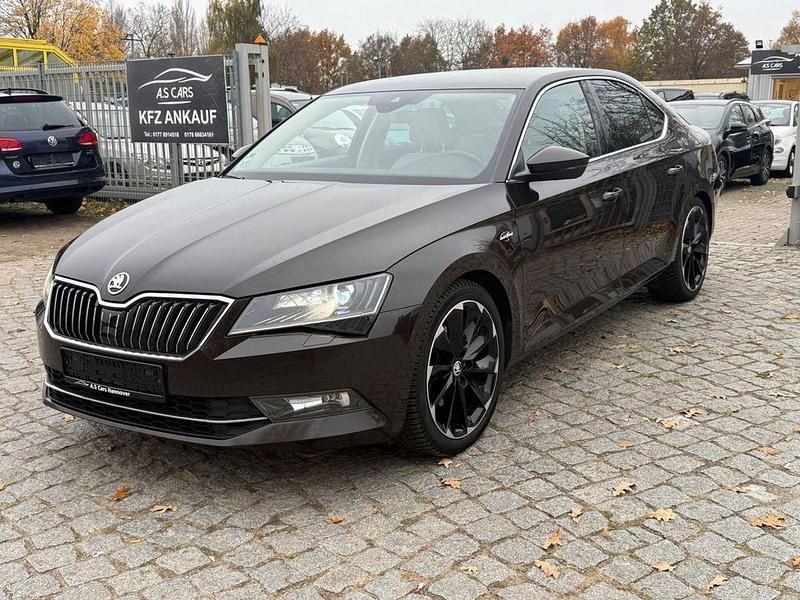 Gebraucht Skoda Superb LAURIN & KLEMENT 220 PS (161 kW) 2016 Braun Limousine