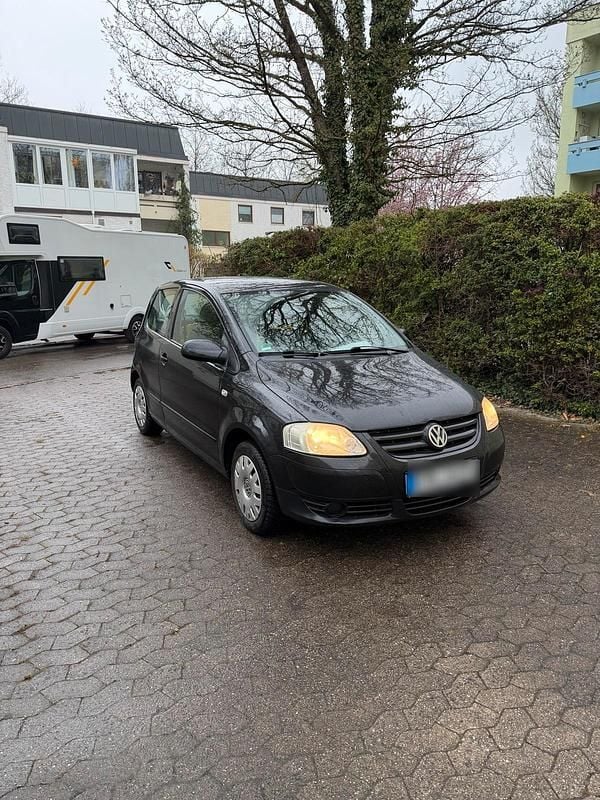Gebraucht VW Fox 54 PS (39 kW) 2009 Schwarz Kleinwagen