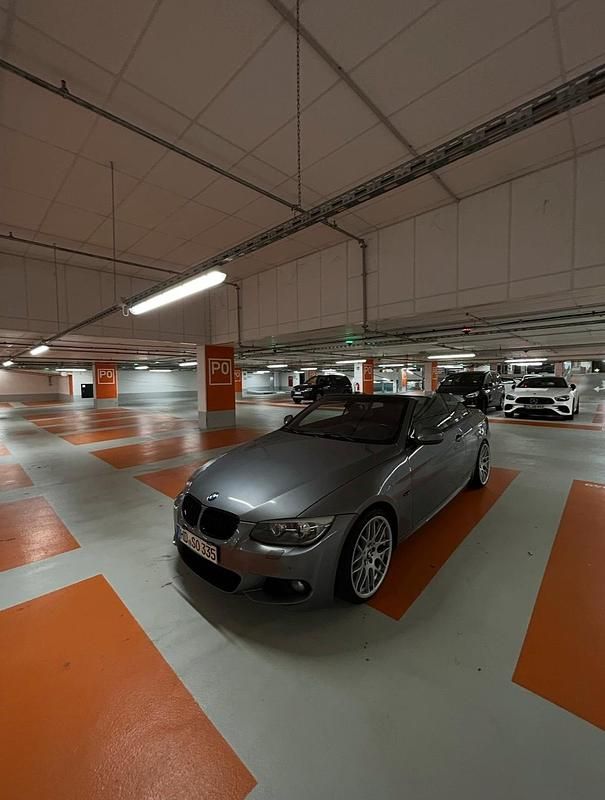 Grau Gebraucht 2010 BMW 335 Cabriolet Competition Edition Cabrio | 22.500 € (Fairer Preis) - Bild 1/4