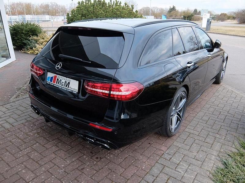 Gebraucht Mercedes E63S AMG AMG 612 PS (450 kW) 2022 Schwarz Limousine