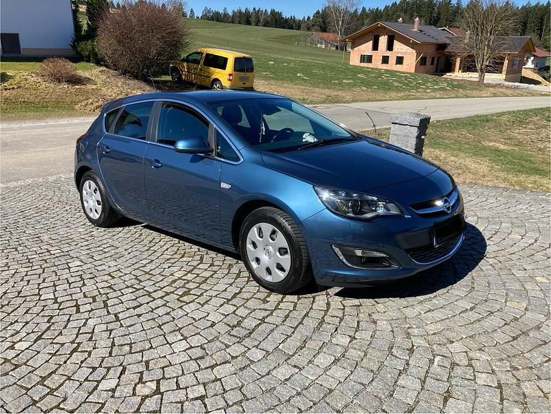 Gebraucht Opel Astra 120 PS (88 kW) 2013 Blau Kleinwagen