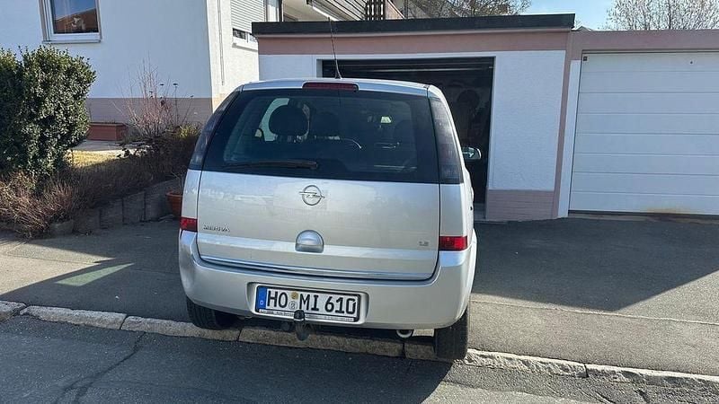 Gebraucht Opel Meriva 105 PS (77 kW) 2008 Silber Van / Kleinbus