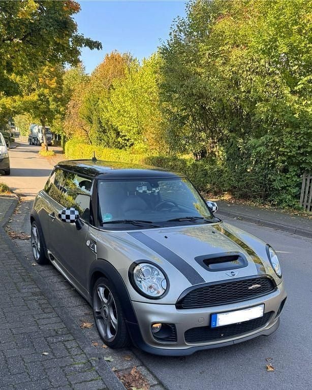 Silber Gebraucht 2007 Mini John Cooper Works Kleinwagen | 8.990 € (Guter Preis) - Bild 1/4