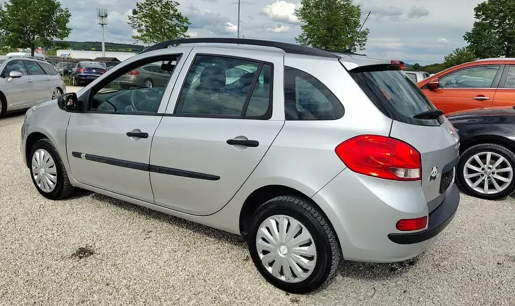 Gebraucht Renault Clio Expression 75 PS (55 kW) 2010 Grau Limousine