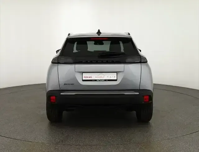 Neu Peugeot 2008 Allure 101 PS (74 kW) 2025 Grau SUV