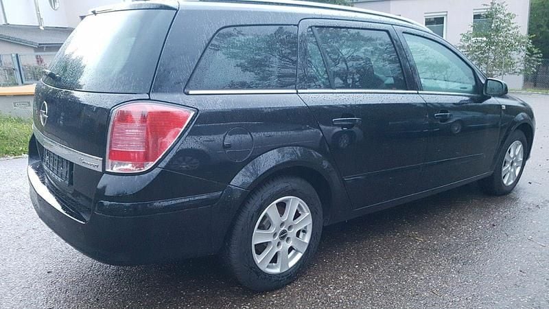Gebraucht Opel Astra Edition 105 PS (77 kW) 2006 Schwarz Kombi