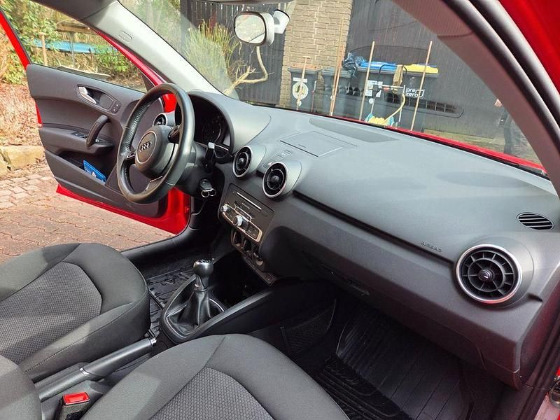 Gebraucht Audi A1 Sportback 95 PS (69 kW) 2015 Rot Kleinwagen