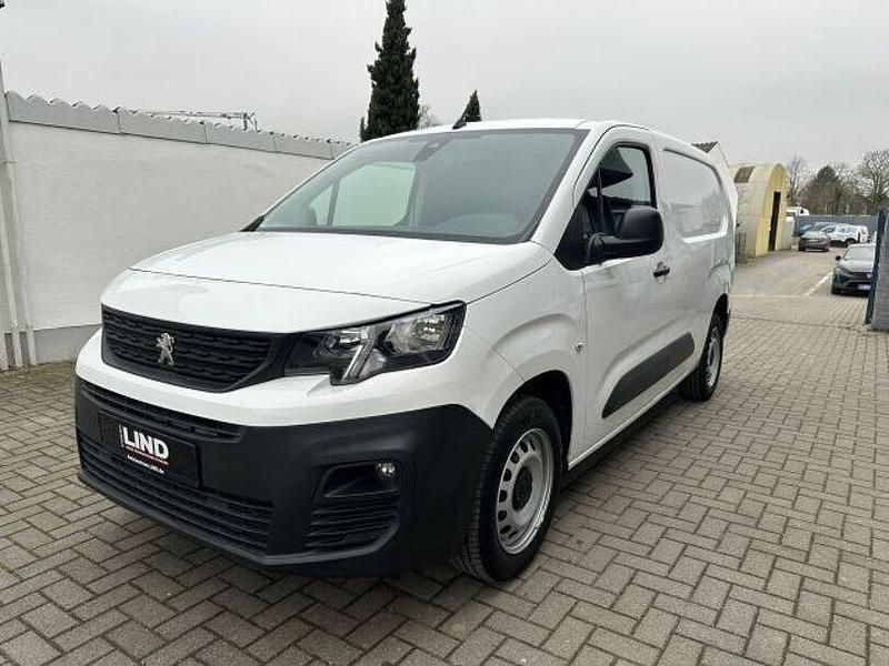 Weiß Gebraucht 2021 Peugeot Partner Premium Van / Kleinbus | 12.990 € (Fairer Preis) - Bild 1/4