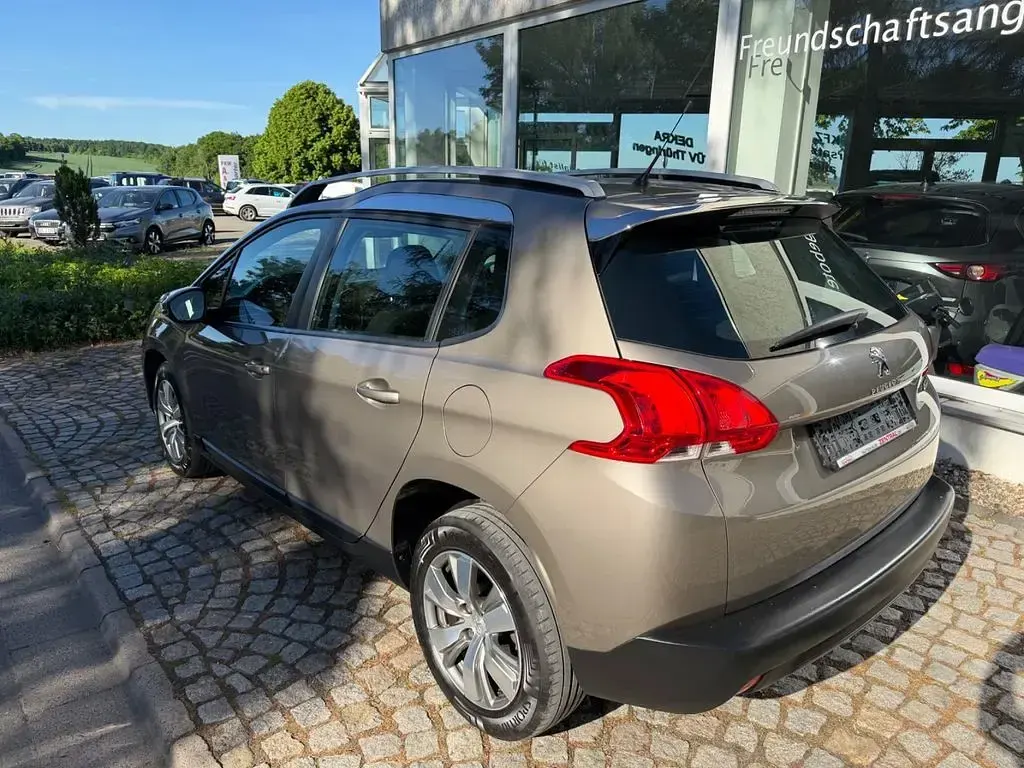 Gebraucht Peugeot 2008 Active 120 PS (88 kW) 2014 Grau SUV