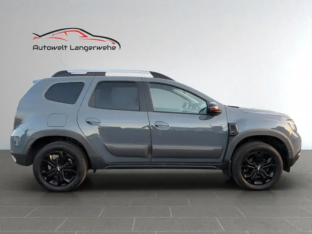 Używany Dacia Duster Extreme 101 KM (74 kW) 2022 Szary SUV