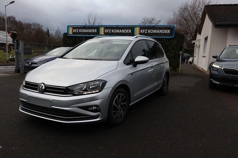 Silber Gebraucht 2018 VW Golf Sportsvan Join Van / Kleinbus | 15.990 € (Superpreis) - Bild 1/4