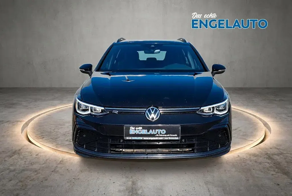 Gebraucht VW Golf VIII R-line 150 PS (110 kW) 2022 Deep black Kombi