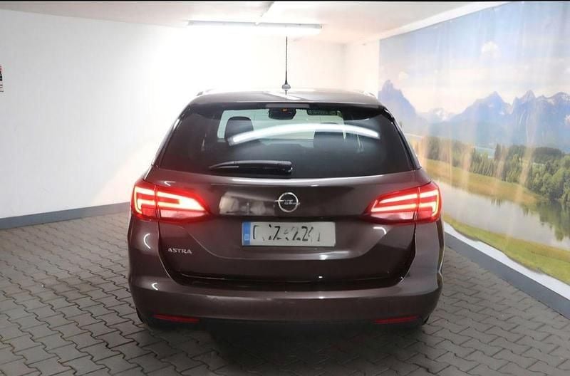 Second-hand Opel Astra Dynamic 125 CP (91 kW) 2019 Maro Berlinǎ