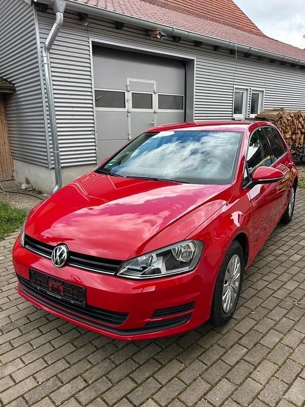Rot Gebraucht 2014 VW Golf VII Limousine | 5.200 € (Superpreis) - Bild 1/4