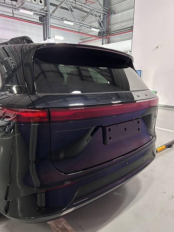 Neu XPENG G9 422 kW (575 PS) 2026 Schwarz SUV