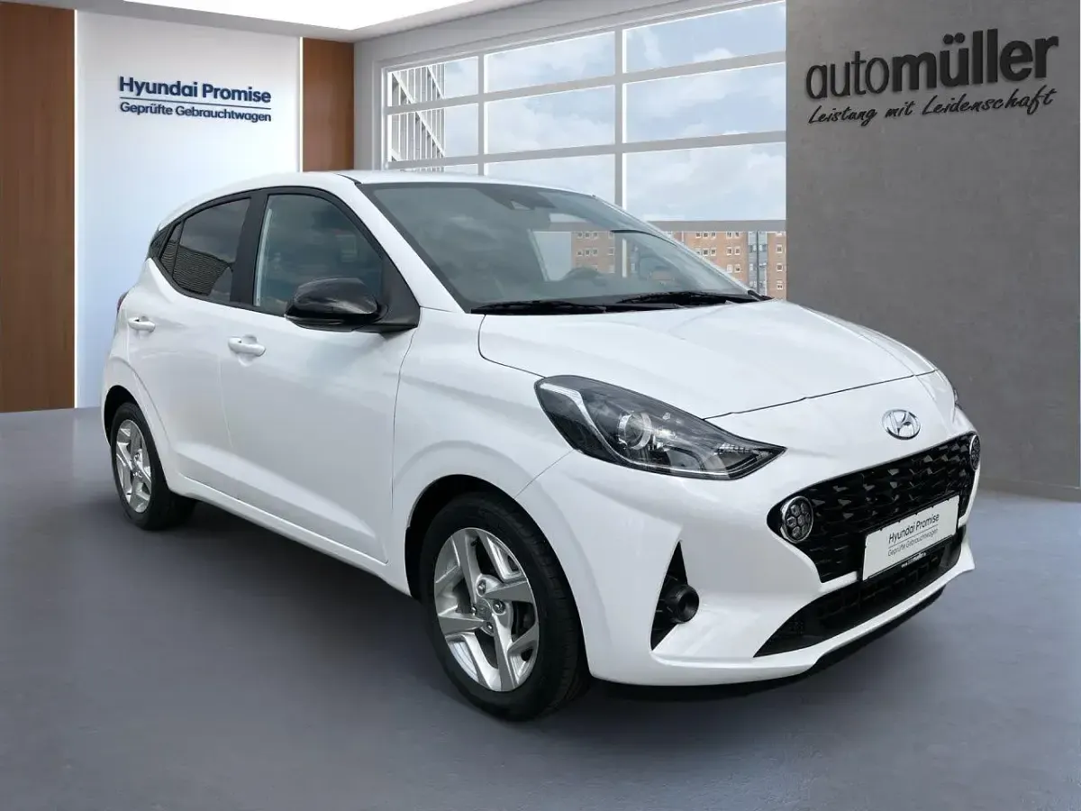Gebraucht Hyundai i10 GO! 67 PS (49 kW) 2023 Weiß Kleinwagen