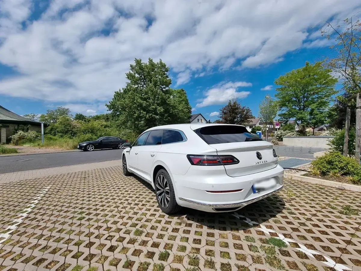 Gebraucht VW Arteon Elegance 218 PS (160 kW) 2022 Weiß Kombi