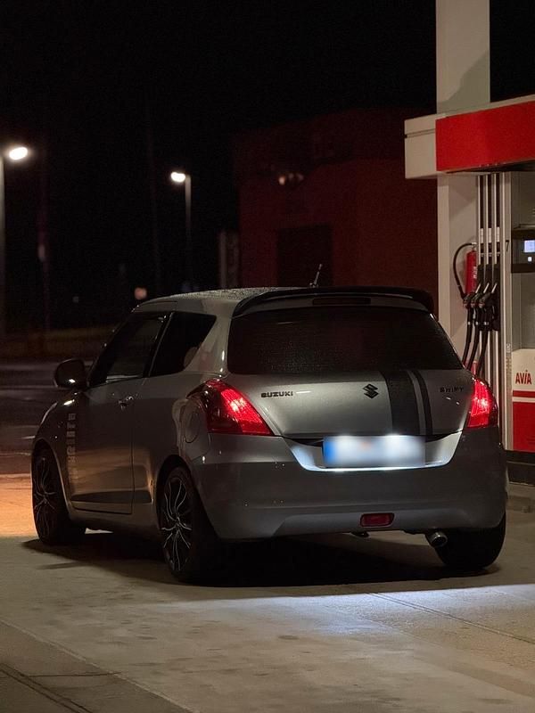 Gebraucht Suzuki Swift 94 PS (69 kW) 2016 Grau Kleinwagen