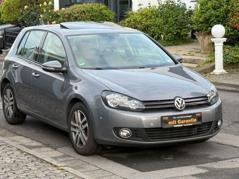 Grau Gebraucht 2009 VW Golf VI Comfortline Limousine | 7.950 € (Fairer Preis) - Bild 1/4