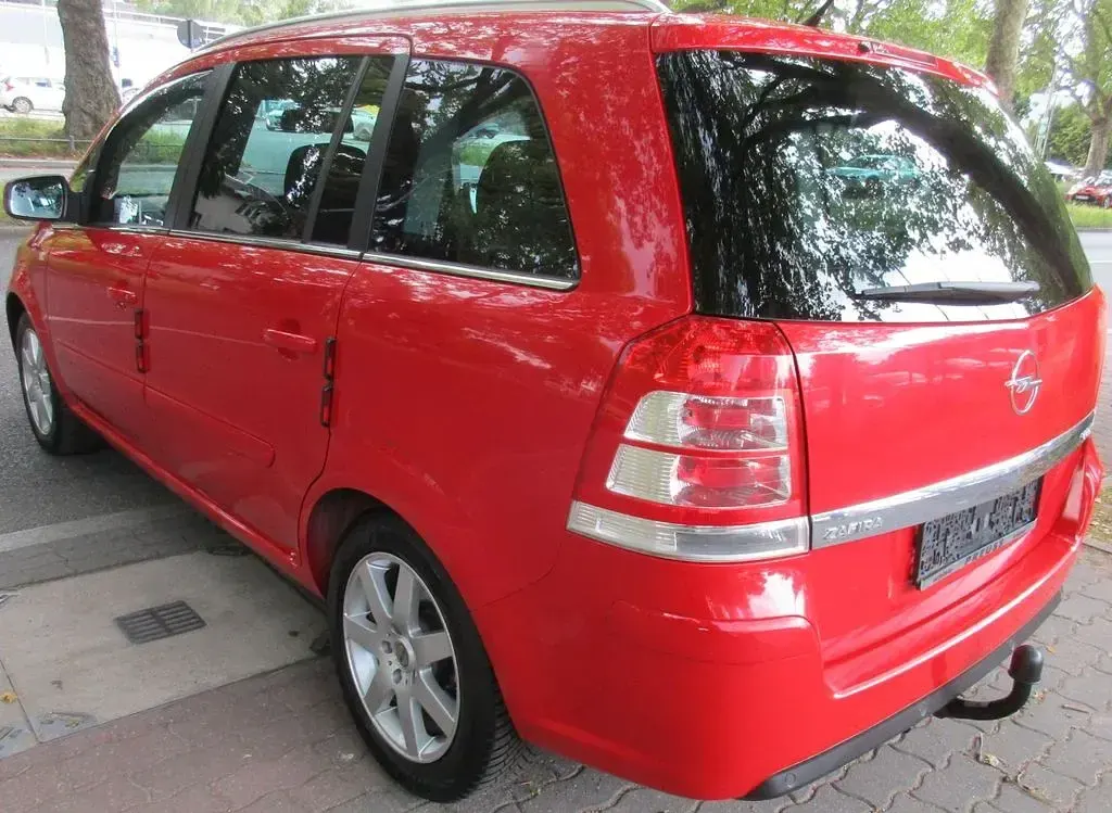 Gebraucht Opel Zafira Family 116 PS (85 kW) 2012 Rot Van / Kleinbus