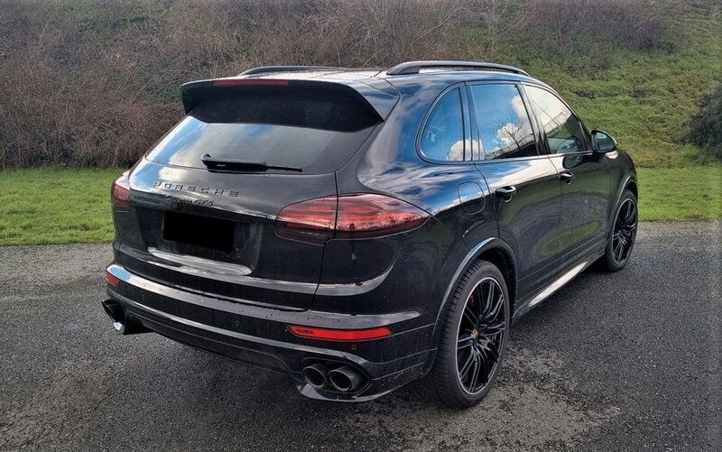 Gebraucht Porsche Cayenne GTS 441 PS (324 kW) 2017 Tiefschwarzmetallic SUV