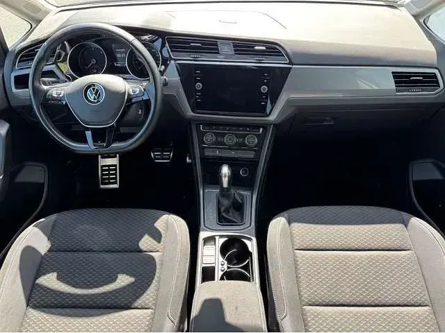 Gebraucht VW Touran Active 150 PS (110 kW) 2021 Pure white Van / Kleinbus