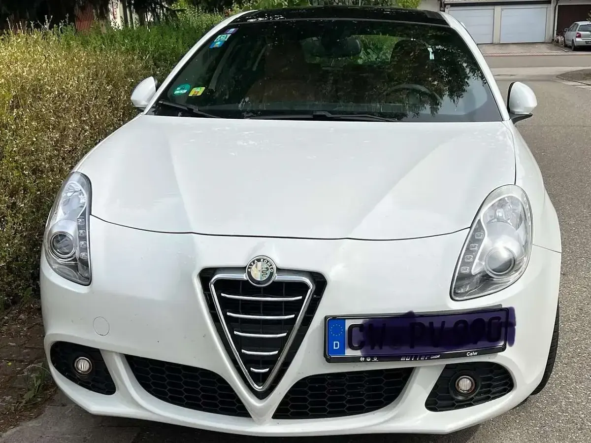 Gebraucht Alfa Romeo Giulietta 105 PS (77 kW) 2010 Weiß Kleinwagen