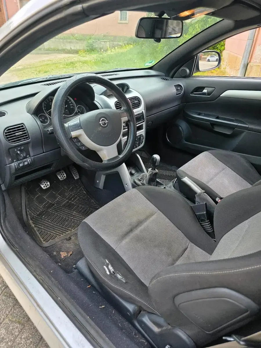 Gebraucht Opel Tigra 90 PS (66 kW) 2005 Silber Cabrio