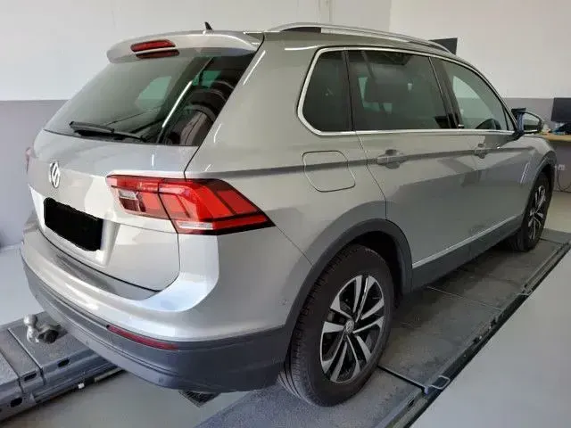 Gebraucht VW Tiguan Comfortline 150 PS (110 kW) 2020 Tungsten silver metallic SUV