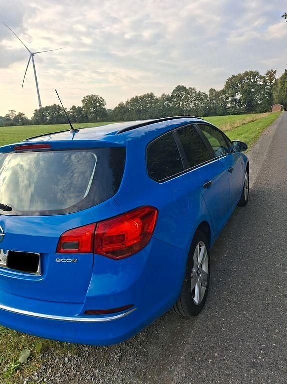 Gebraucht Opel Astra Exklusiv 140 PS (102 kW) 2015 Schwarz Limousine