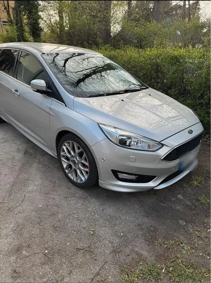 Gebraucht Ford Focus Titanium S 125 PS (91 kW) 2017 Silber Kombi